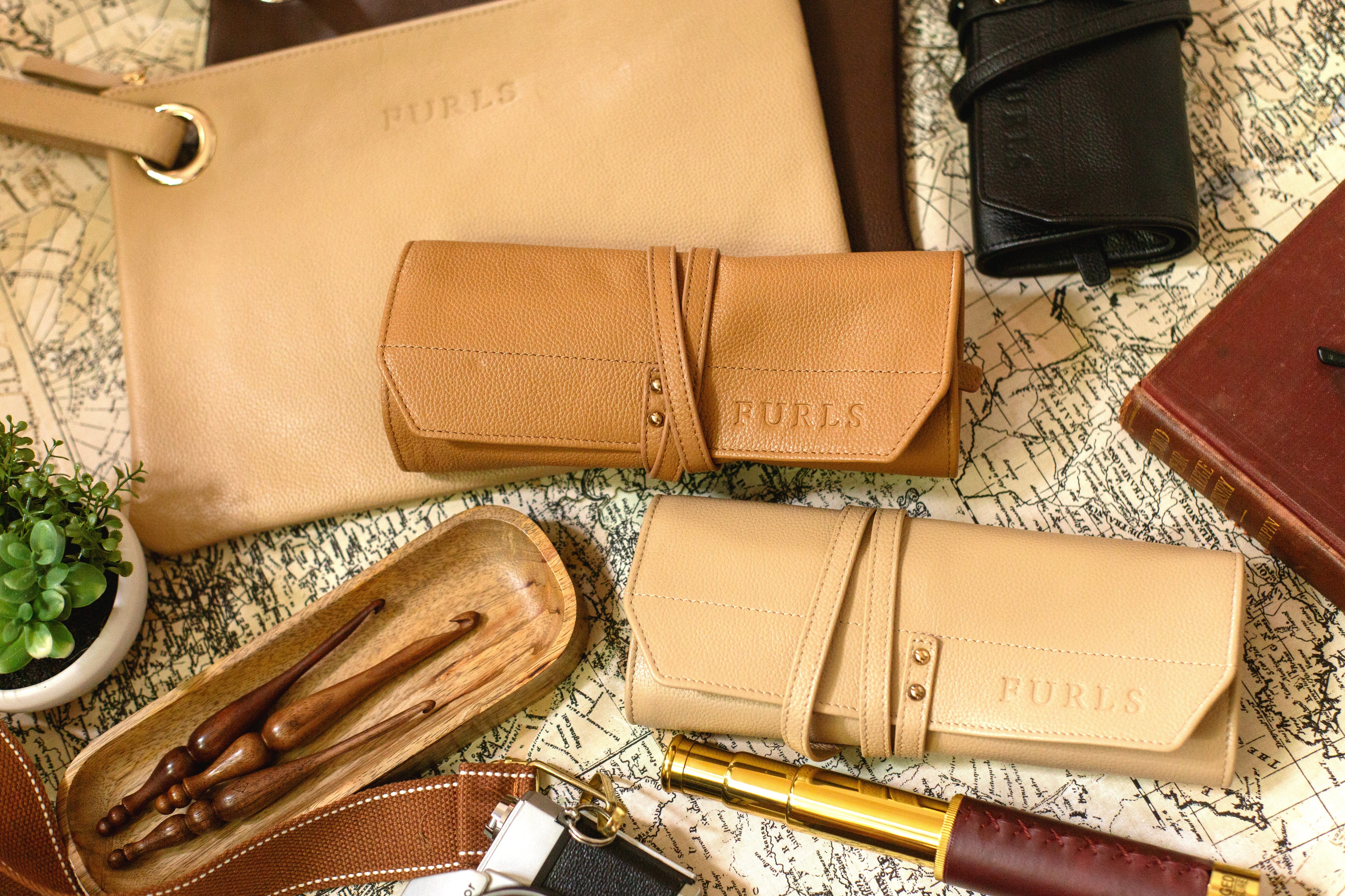 Venture Leather Travel Roll – Crochet Hook Organizer Leather Accessories FurlsCrochet