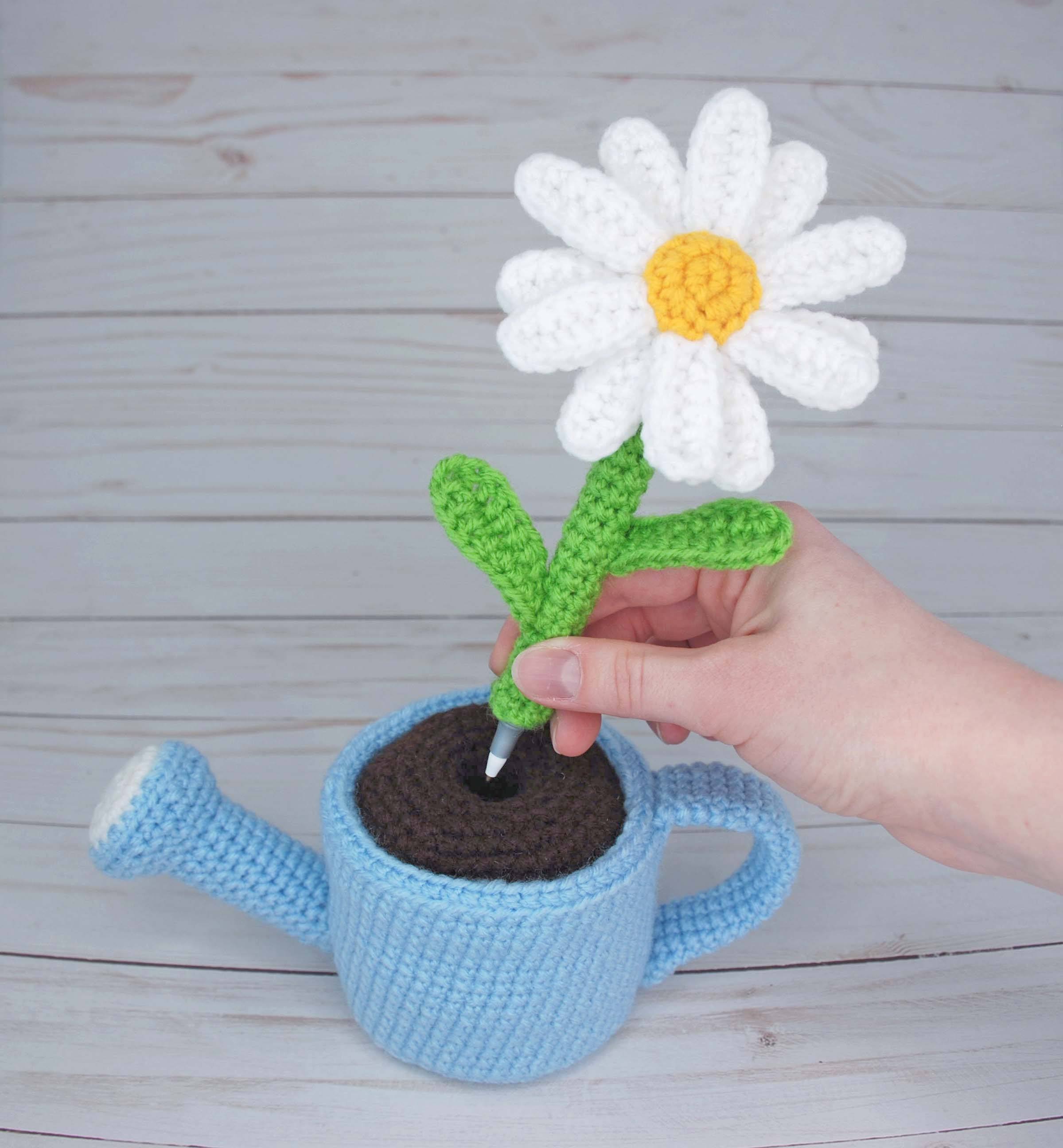 May Flowers Pen Amigurumi